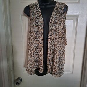 Lys floral cardigan back is layerd  look at pictures 1X  A-49 5/$25